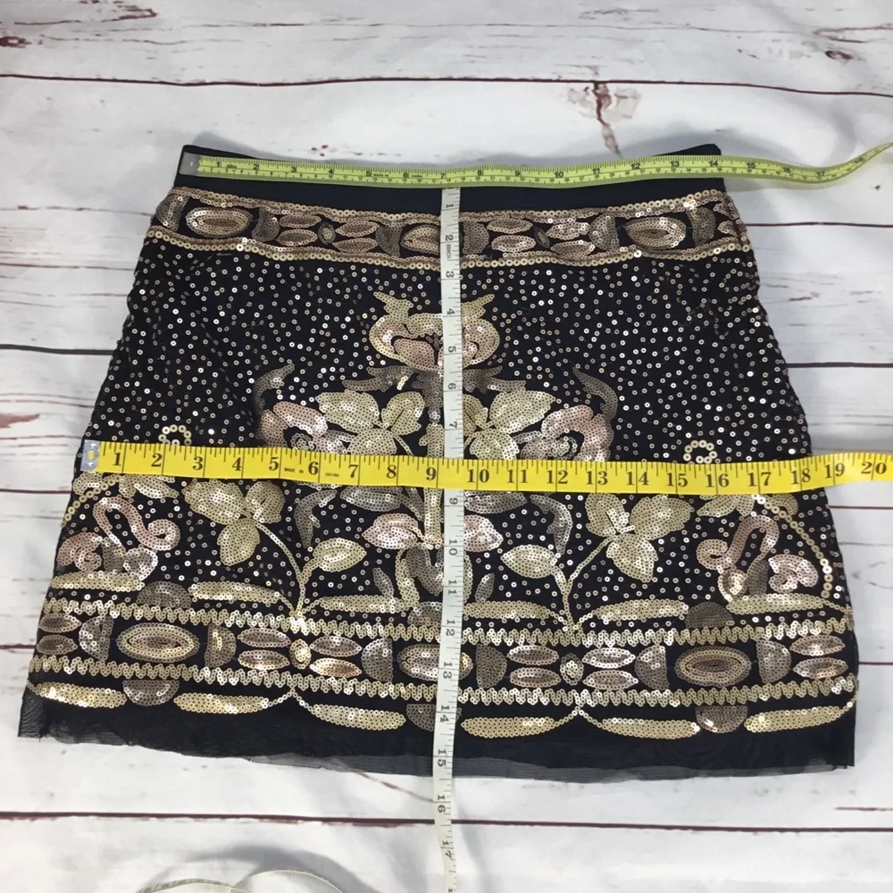NWT Black‎ Mini Skirt Floral Gold Bronze Sequins Stretchy Size Medium